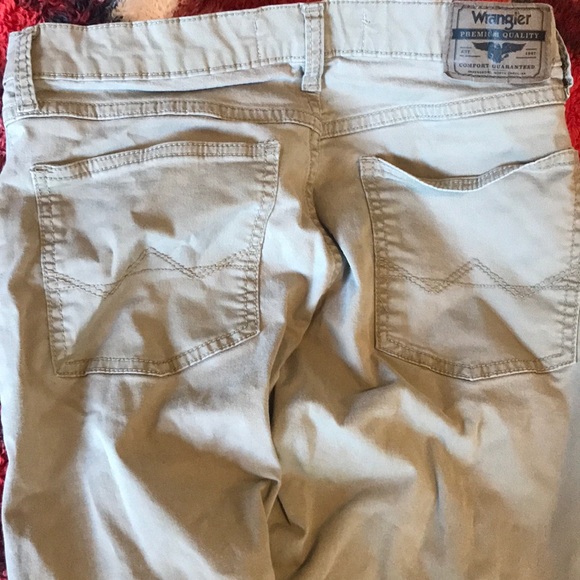 Men khakis - Picture 2 of 3